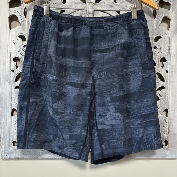 Lululemon Men’s Pace Breaker Short 9” Inseam Blue/Gray Geometric - Picture 1 of 11